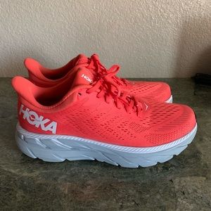 Hoka One Clifton 7 women used once !!